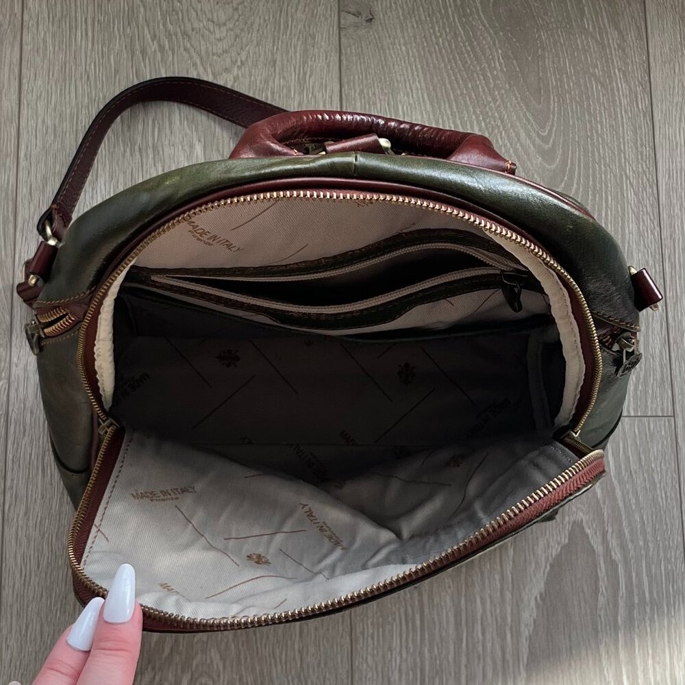 Florentine Leather Backpack - Authentic - Picture 3 of 7